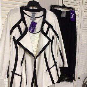 Women’s plus size 3 piece business suit